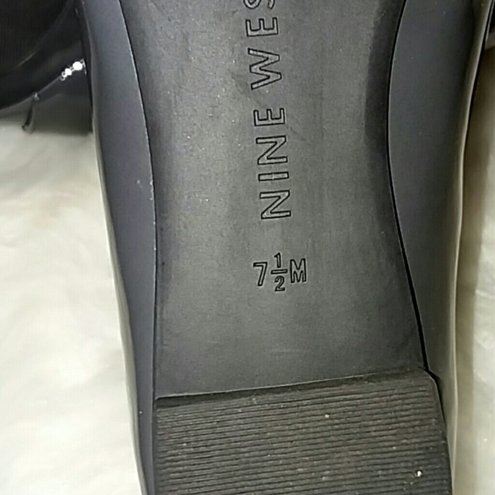 Nine West Dark Gray Faux Leather Shiny Flats - Picture 5 of 6